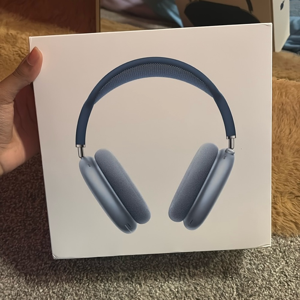 AirPods Max Box